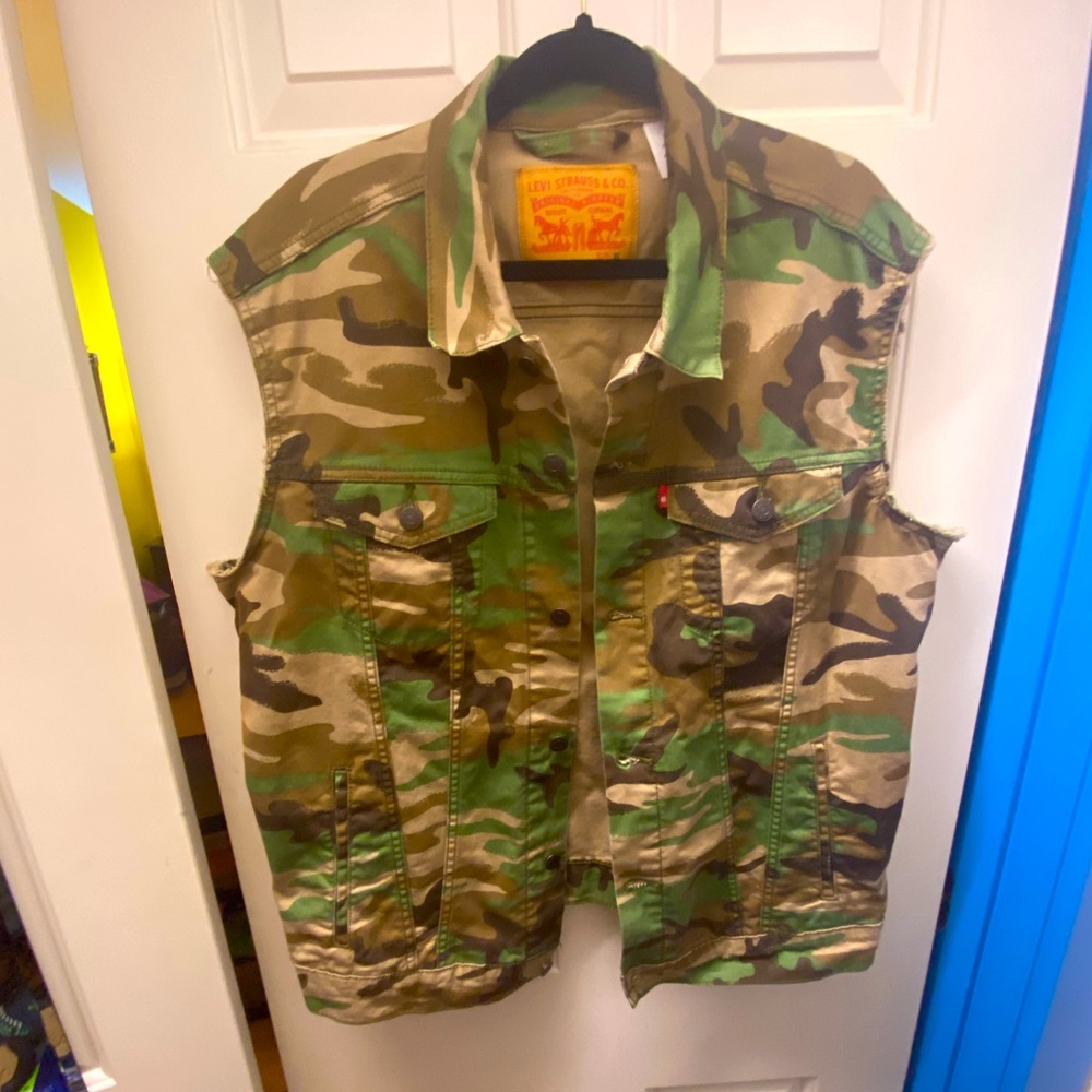 Distressed Camo Levi’s Vest